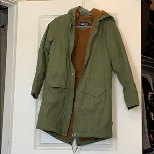 Patagonia hooded fuzzy lined green parka